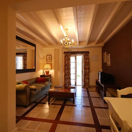 Huerta San Benito 乡村民宿 *